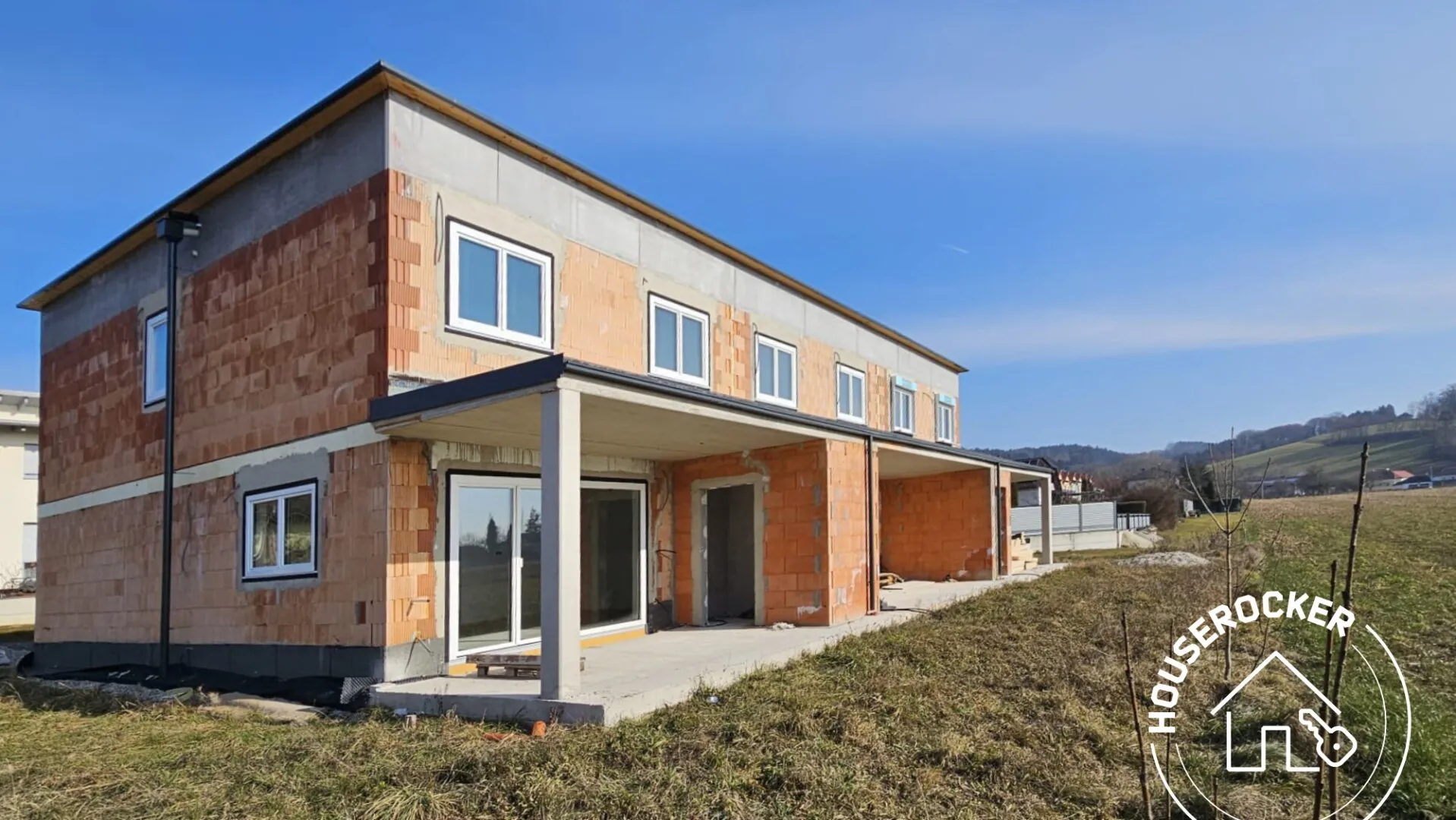Modernes Wohnen - Neubau-Reihenhäuser in Saxen