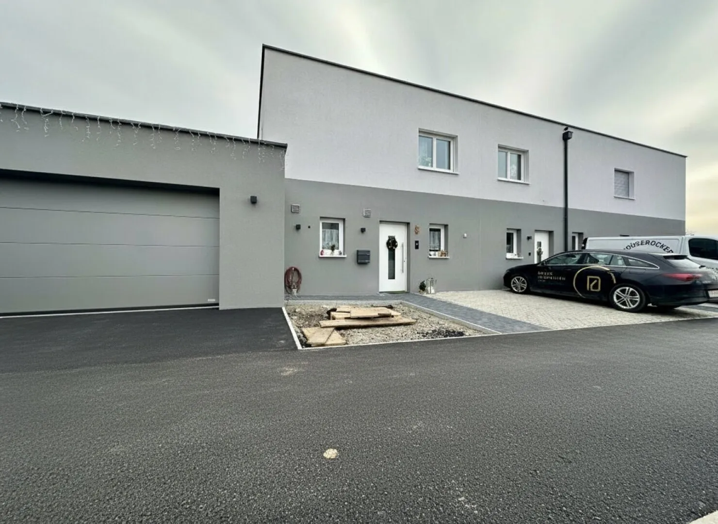 Modernes Wohnen - Neubau-Reihenhäuser in Saxen