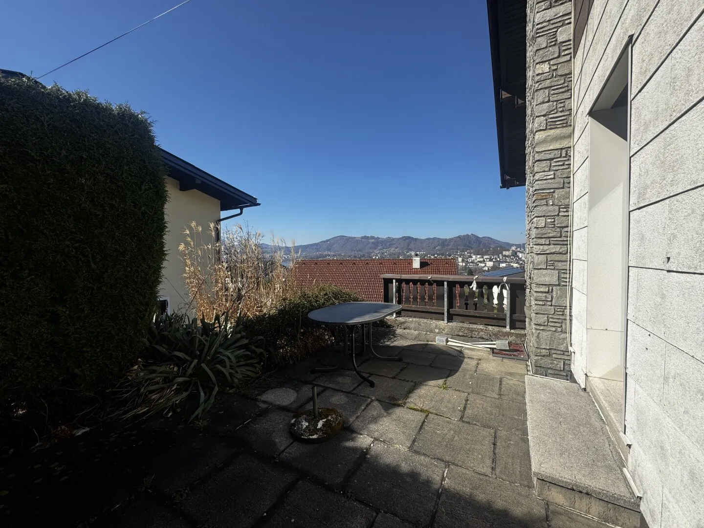 Traunsee zu Füßen. Die Berge im Blick. Ein Platz, der bleibt.