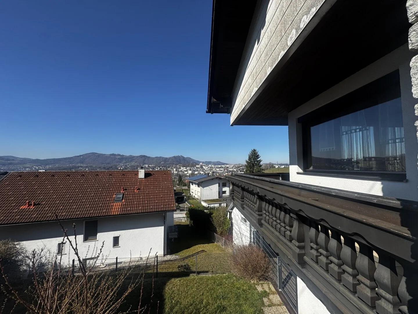 Traunsee zu Füßen. Die Berge im Blick. Ein Platz, der bleibt.