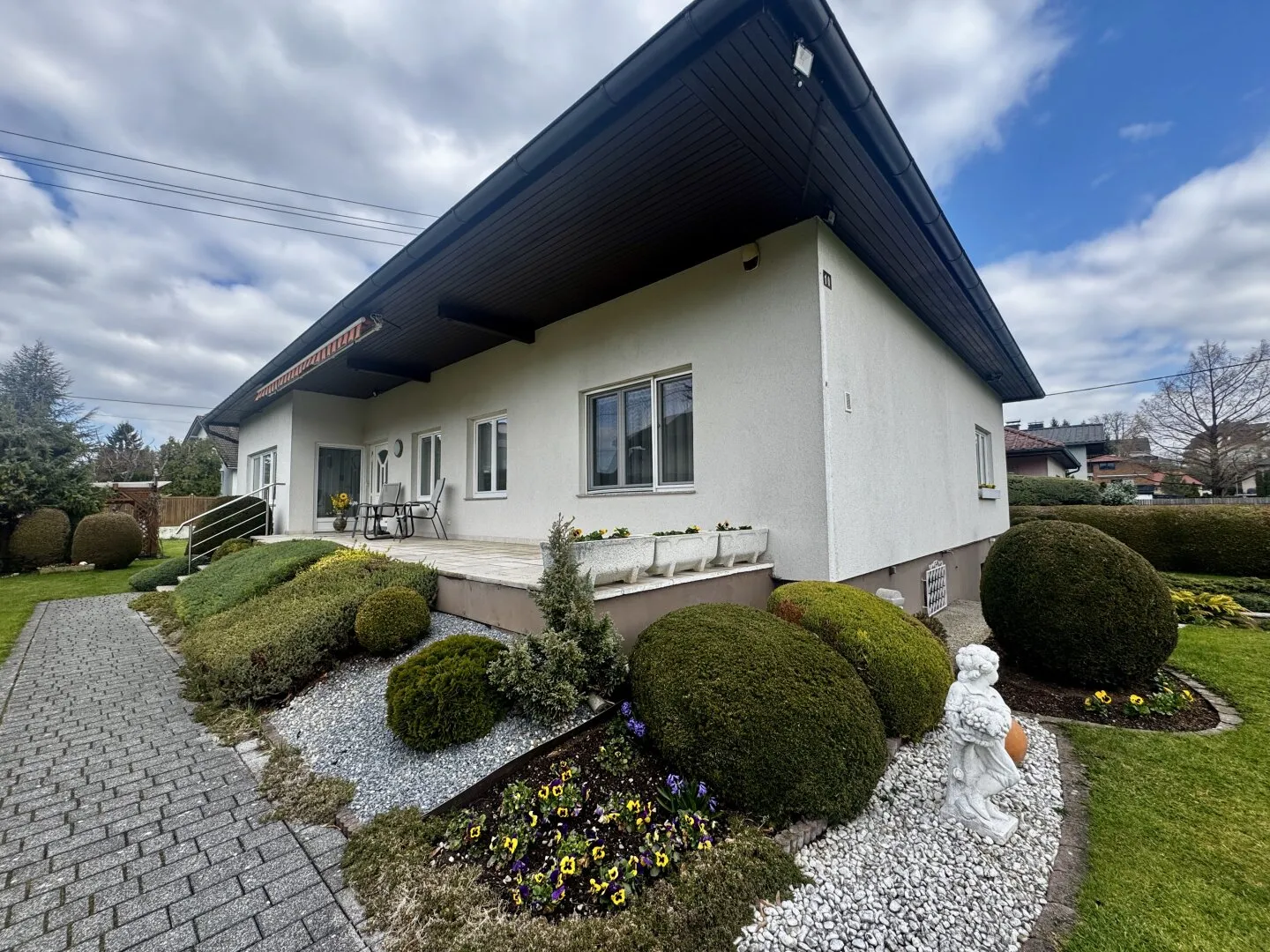 Bungalow-Life mit Riesen-Garten & Fluss-Action