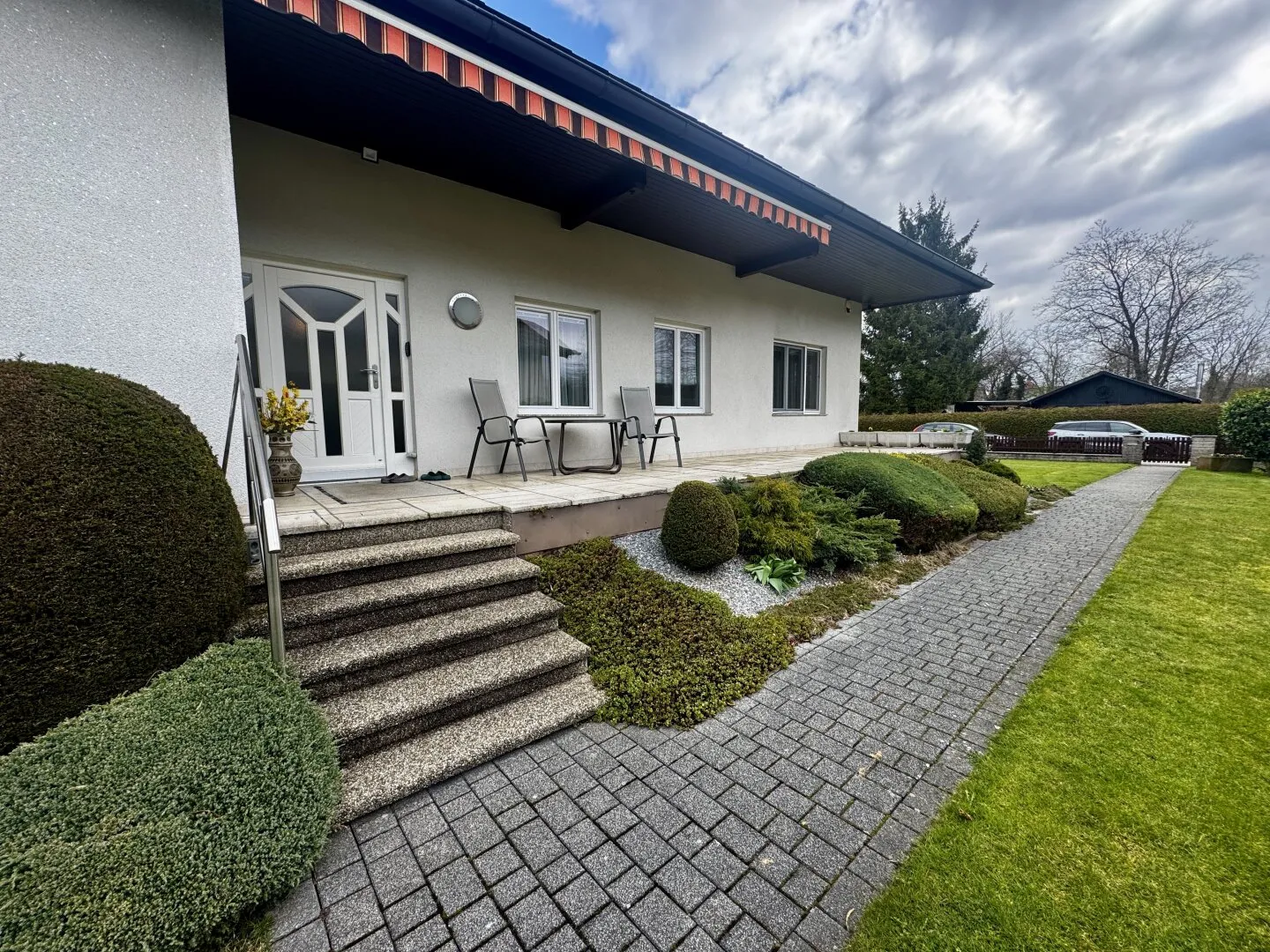 Bungalow-Life mit Riesen-Garten & Fluss-Action