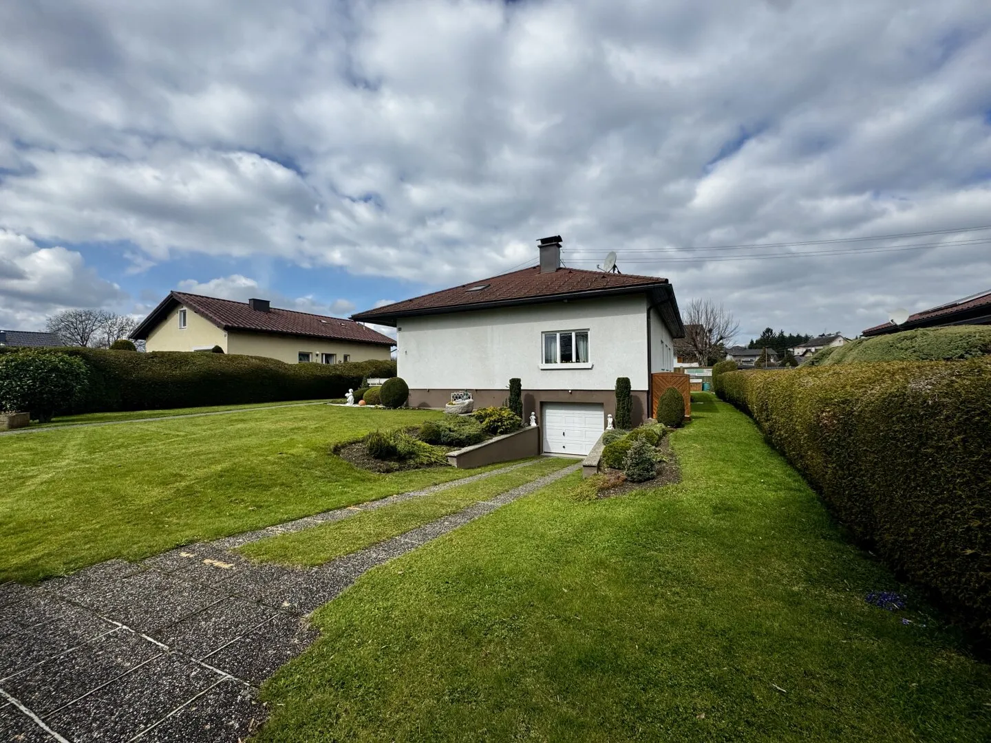 Bungalow-Life mit Riesen-Garten & Fluss-Action