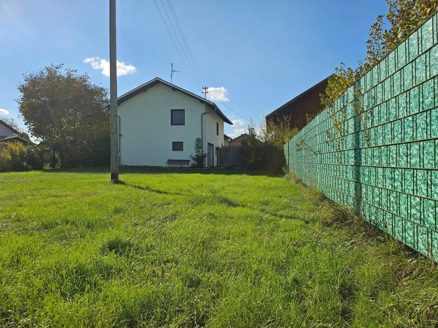 Klein starten, groß denken – Haus mit Baugrund in Mamling