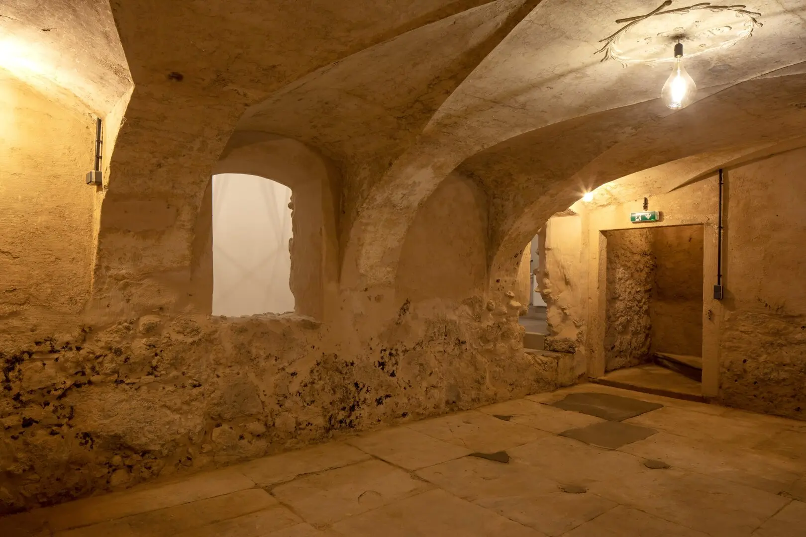 Historischer Keller mit Geschichte und Stil.