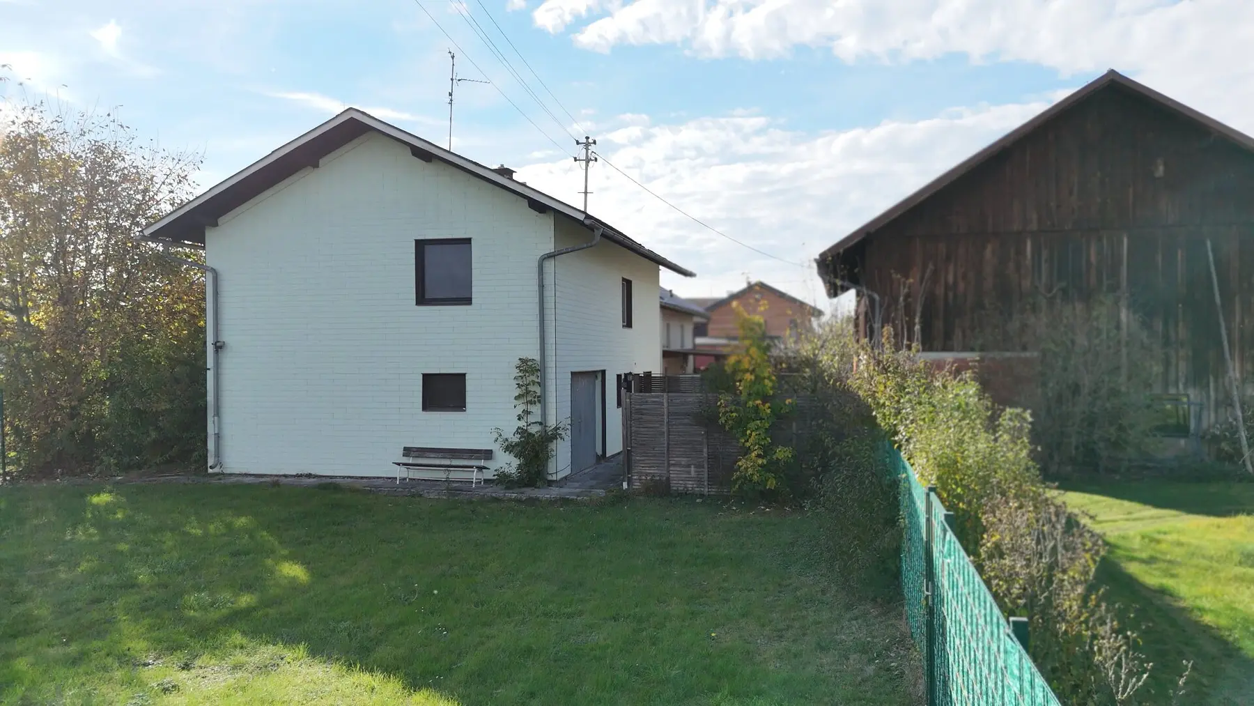 Klein starten, groß denken – Haus mit Baugrund in Mamling