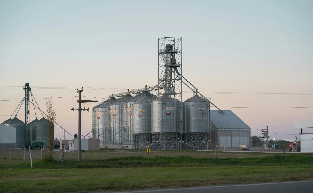 Axtira-about-three-image