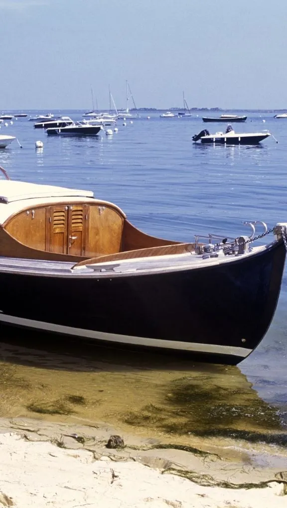 Escursione tradizionale in pinasse nella baia di Arcachon, offerta vicino alle proprietà del gruppo Beauvallon Collection.
