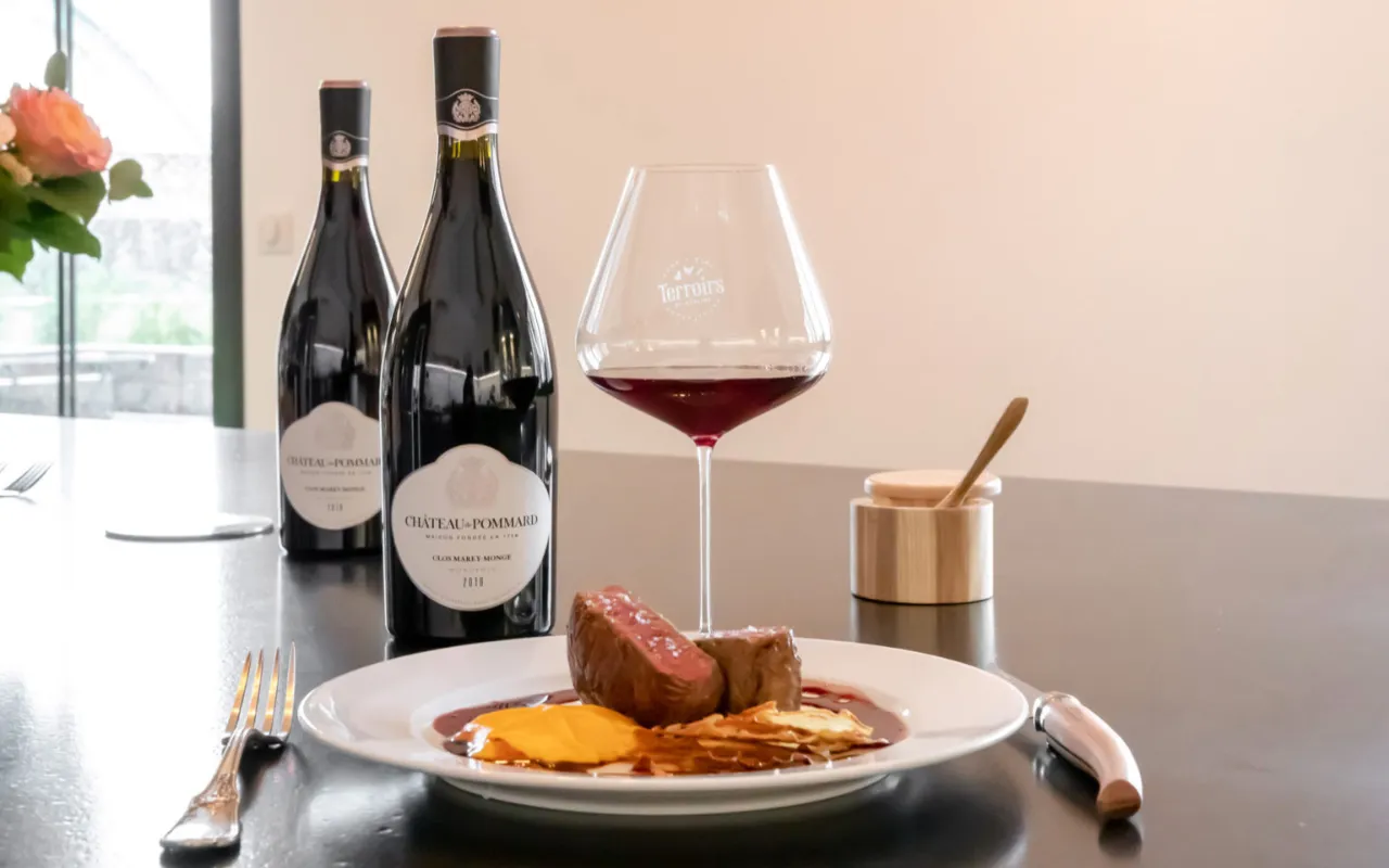 Food and wine pairing with meat and red wine from Burgundy.