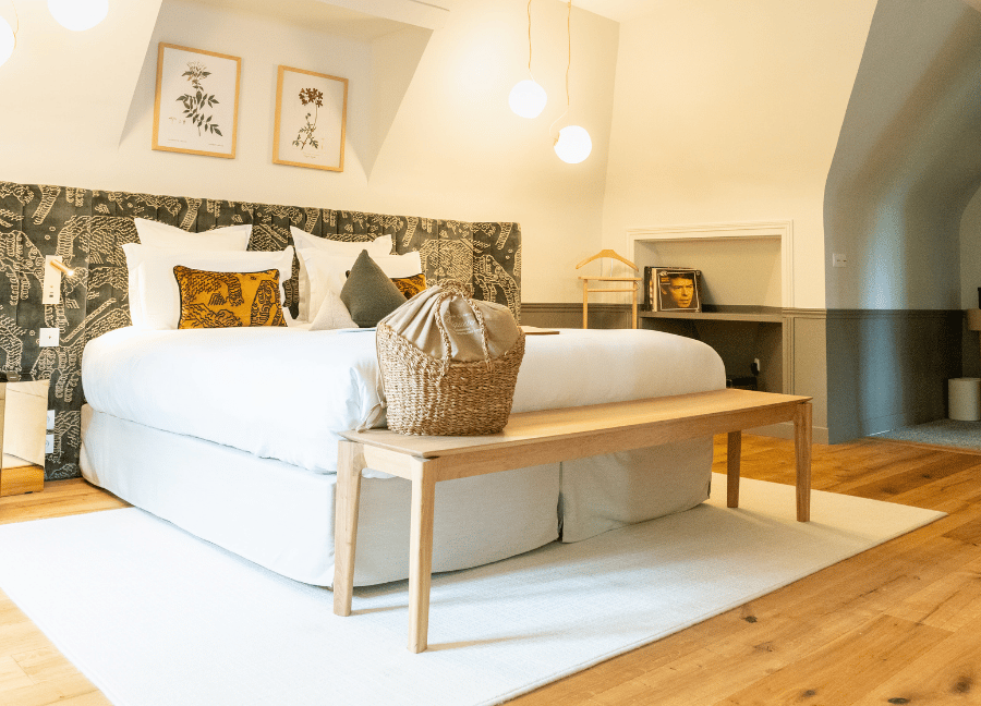 Heritage Briqueterie con salotto e caminetto presso l'Hostellerie Briqueterie.