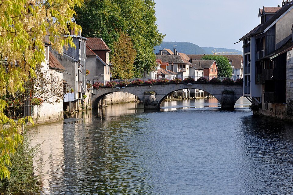 Grand Pont sur la Loue à Ornans, Doubs, France.