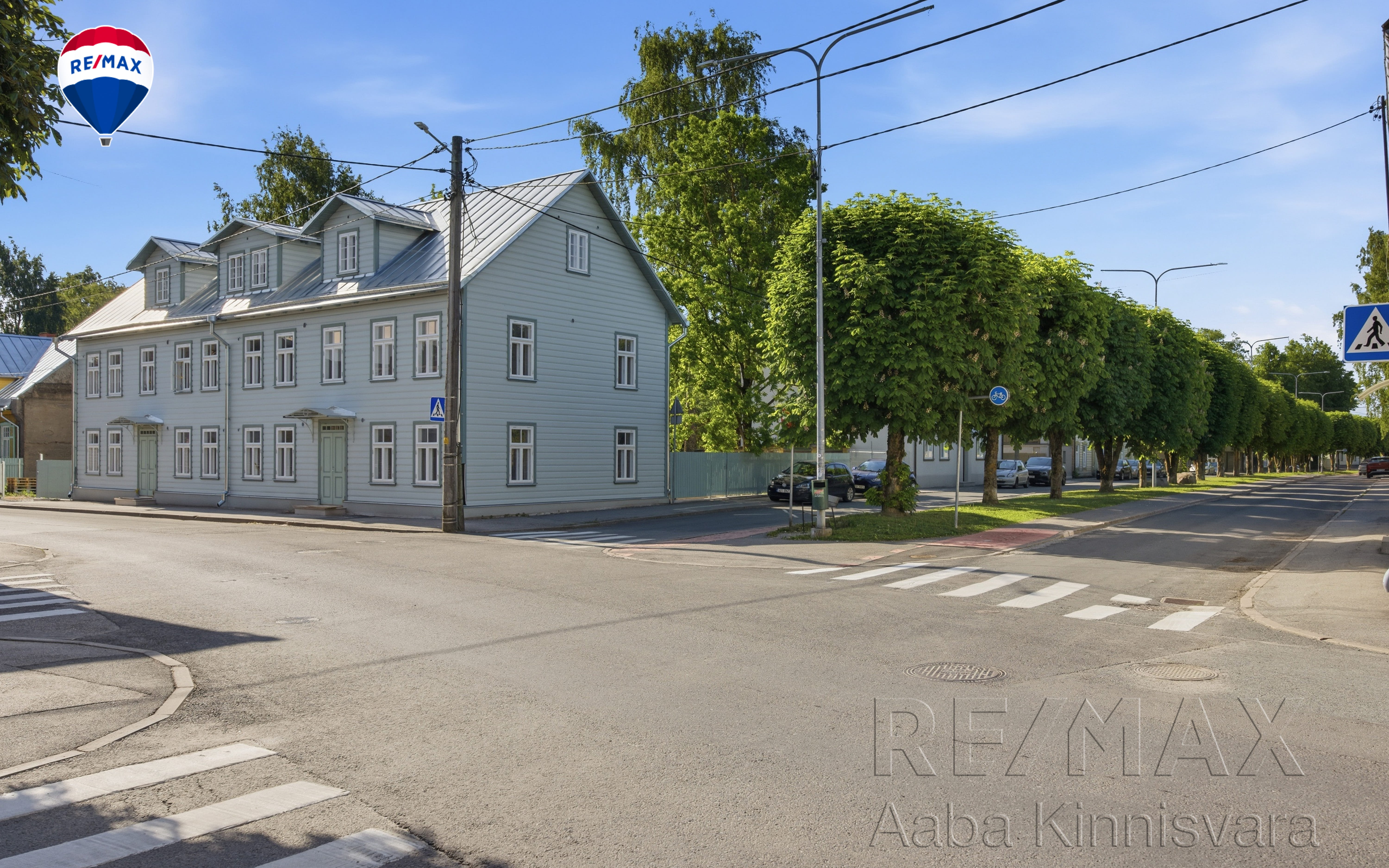 Vaba 13 kortermaja - välivaade küljelt kesk tänavalt, foto