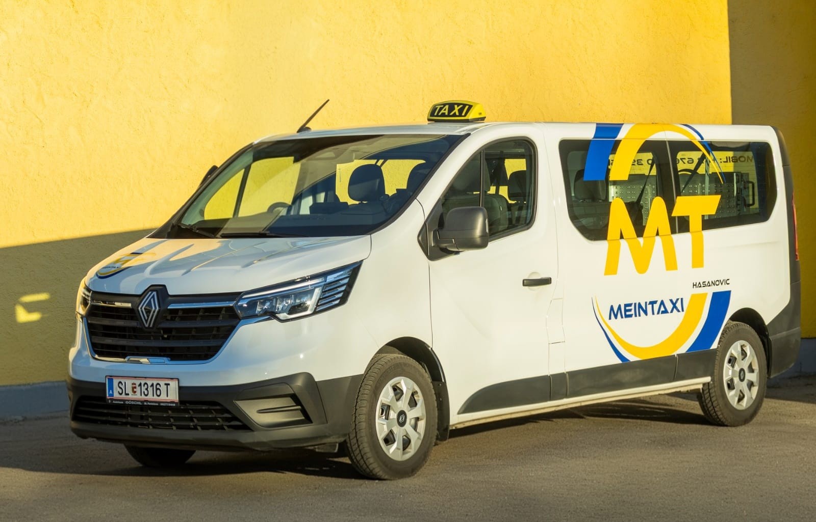 image of vehicle exterior (for an auto dealership)