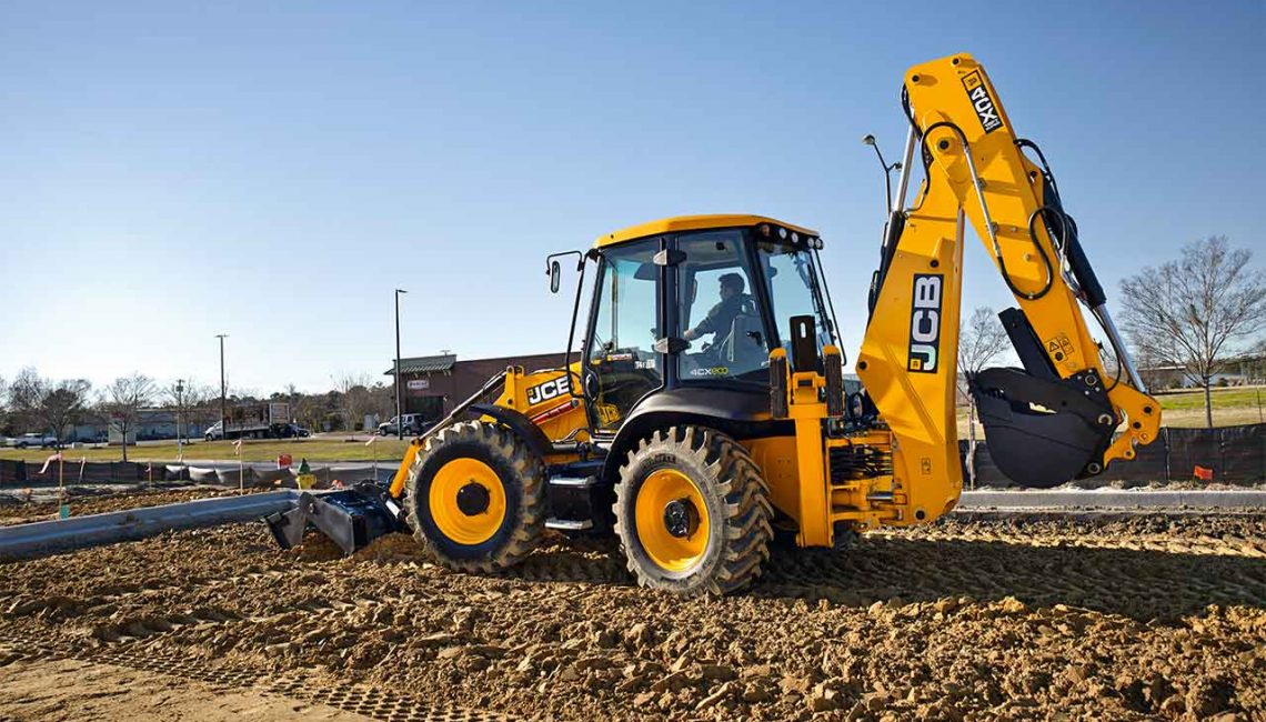 Retroescavadeira para locação em Uberlândia e região