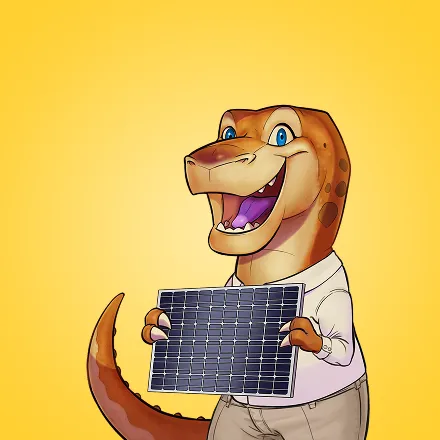 Mascotte Deentra, un dinosauro sorridente con un pannello fotovoltaico in mano