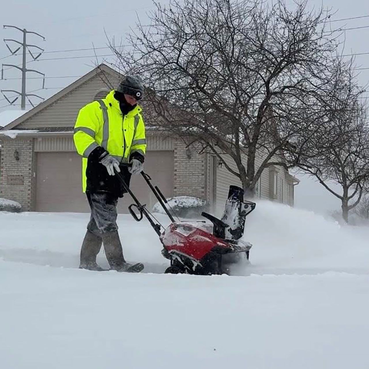 Sidewalk and driveway snow clearing near me