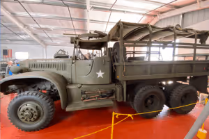 Red Ball Express: wrecker image shared from the Estrella Warbirds Museum: https://www.ewarbirds.org/redball/1944diamondt968.shtml