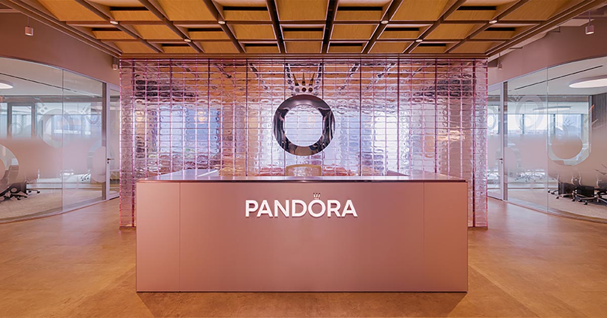 Pandora Asia HQ workplace interior designed by Studio X in Singapore