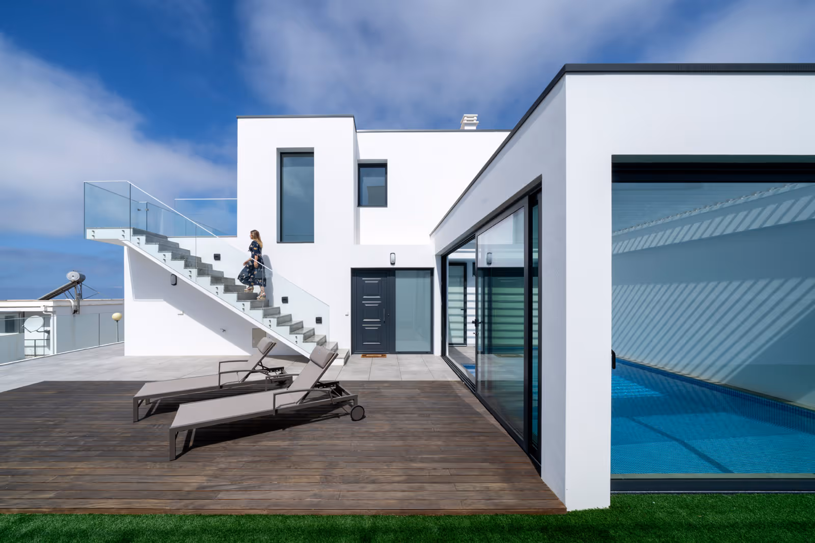 Fishing Ridge Villa exterior facade with louvred pool cover on hillside, Nazaré Silver Coast