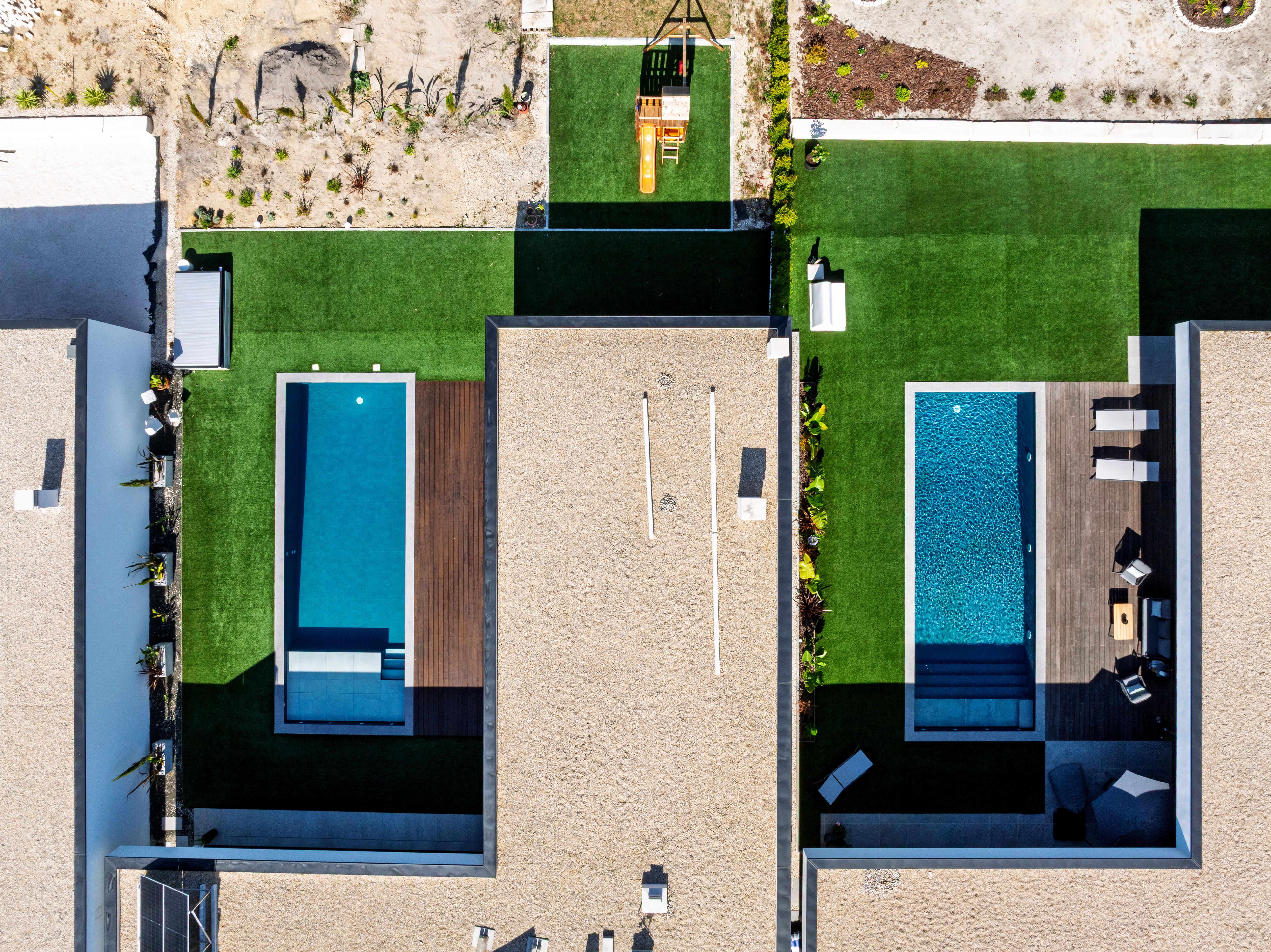 Kings Woodland Condominium aerial showing four-villa layout with wooded surroundings, Alcobaça