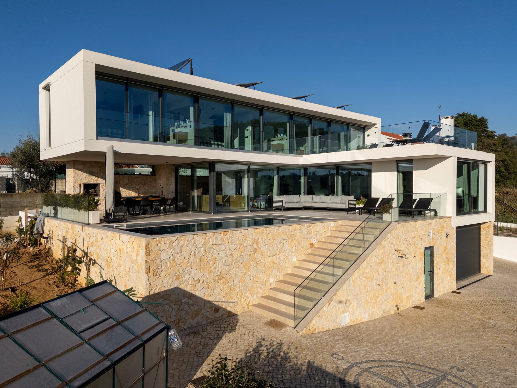 Rural Paradise Villa: Where Modern Living Takes Root