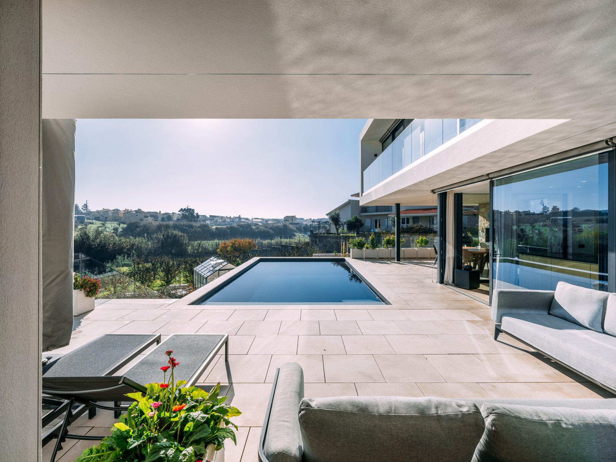 Rural Paradise Villa: Where Modern Living Takes Root