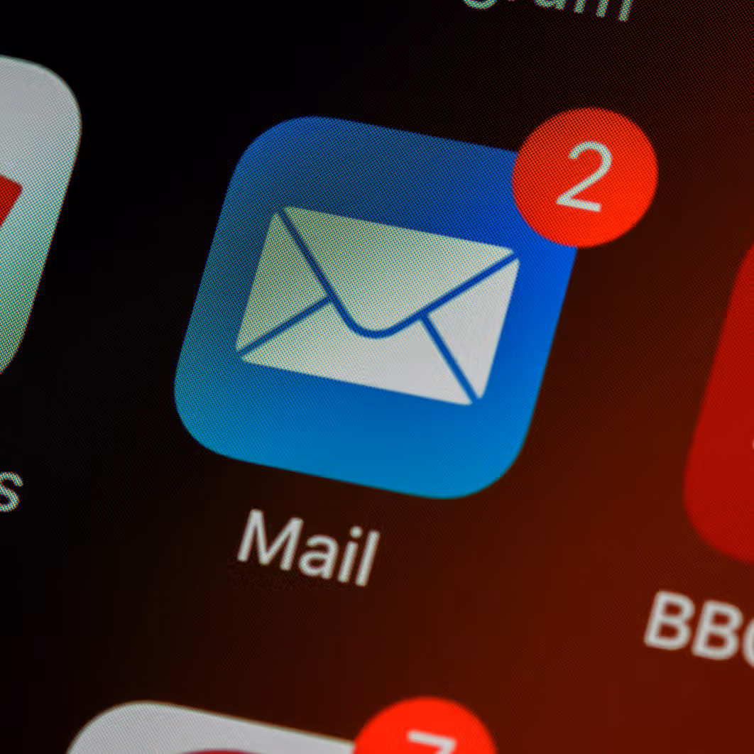 Mail app icon with a notification badge showing 2 unread messages