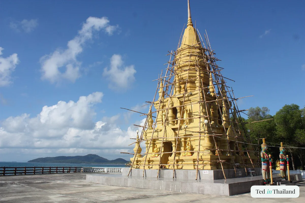 IMG_0858/IMG_0882/Thailand/Koh Samui Island/Laem Sor Pagoda/Chedi