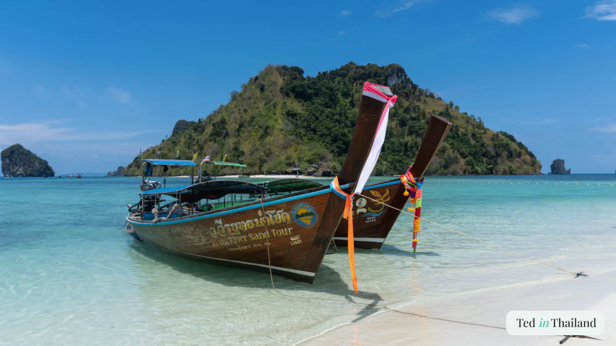 2 longtail boats on Koh Samui water