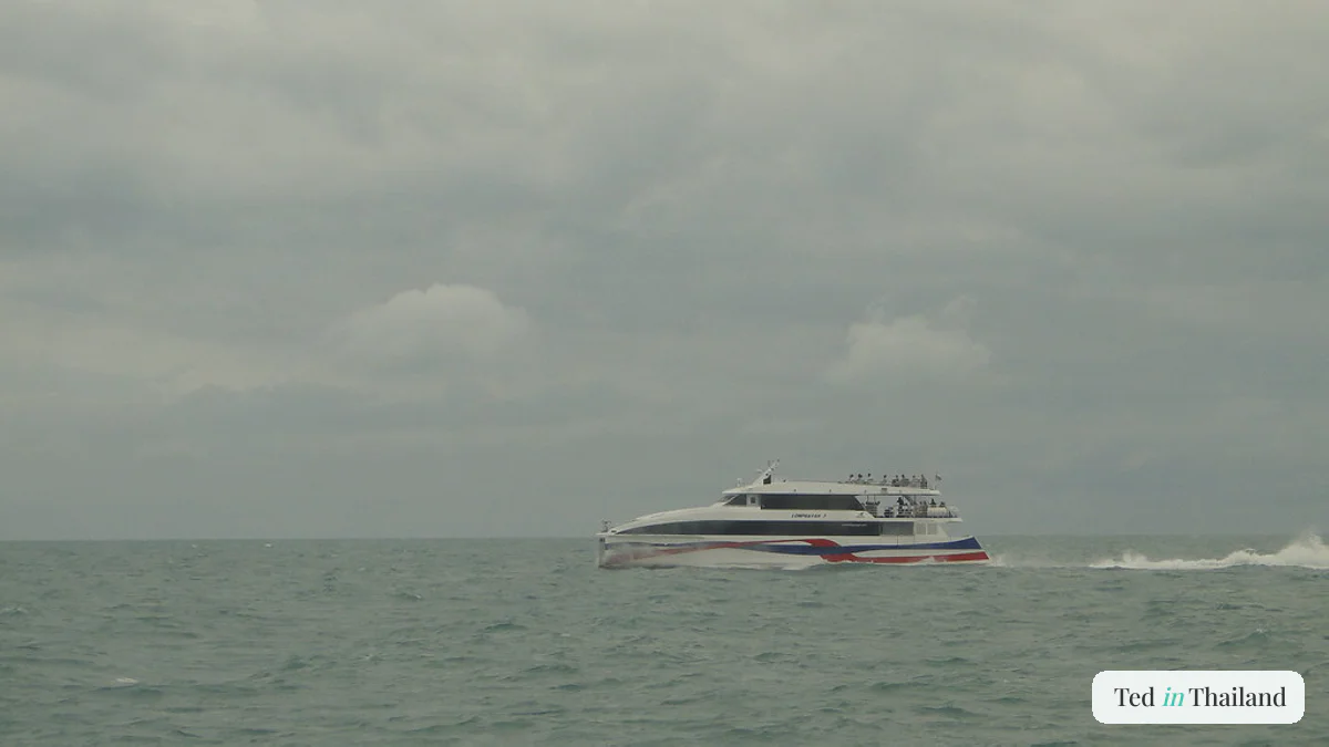 Lomprayah catamaran ferry to Koh Samui