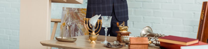 Learn how to identify high value items for your charity auction.