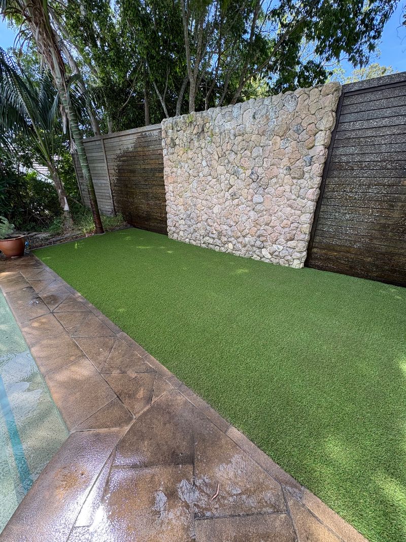 image of school exterior (for a preschools & daycare)