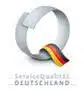 Logo von ServiceQualität Deutschland mit stilisiertem silberfarbenem Ring und Text darunter.
