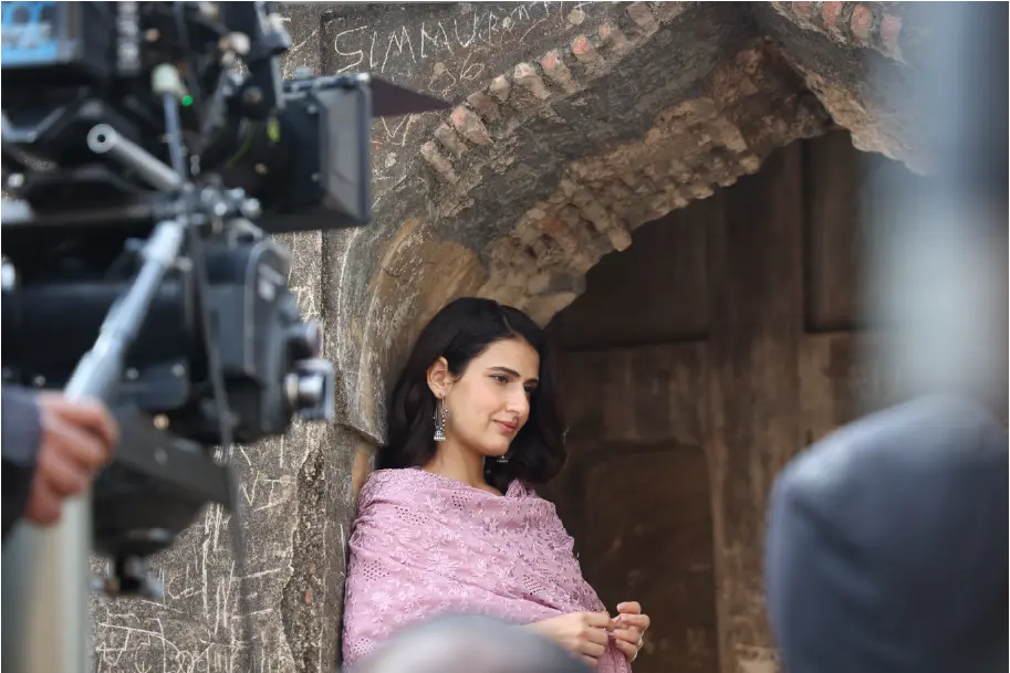 BTS image from Gustaakhi Ishq featuring Fatima Sana Shaikh.