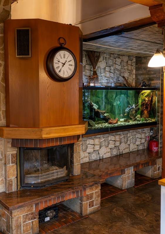 Интериорът на Ресторант Оазис – стилна и уютна обстановка, подходяща за семейни събития и приятелски срещи