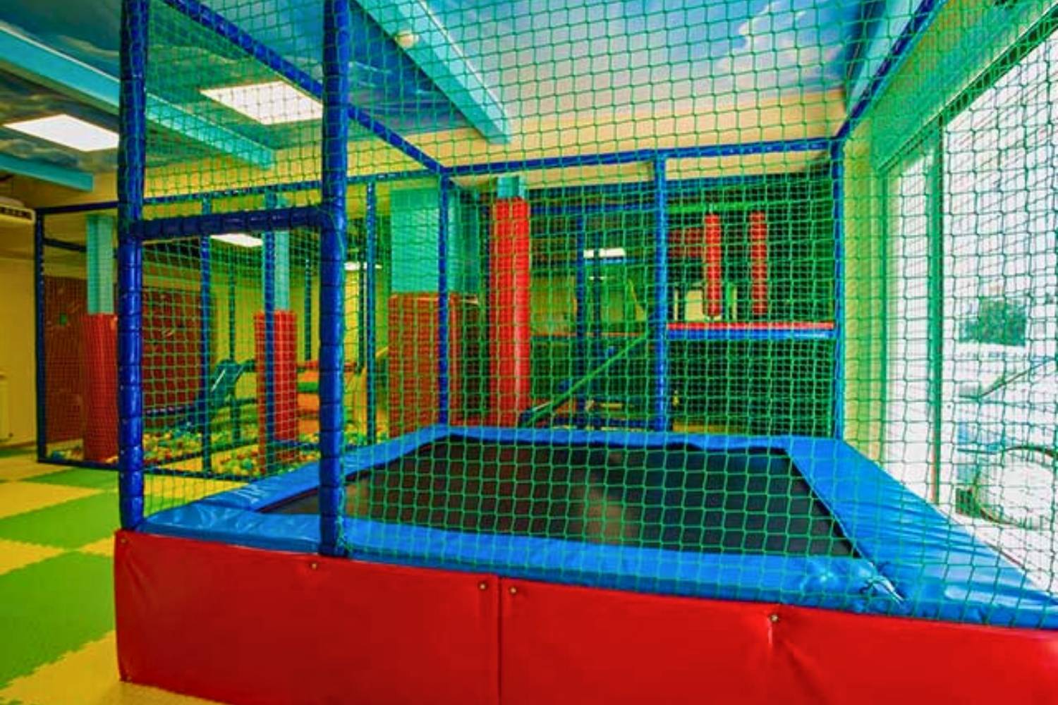 Детски кът в Ресторант Оазис – безопасно и забавно пространство за най-малките гости