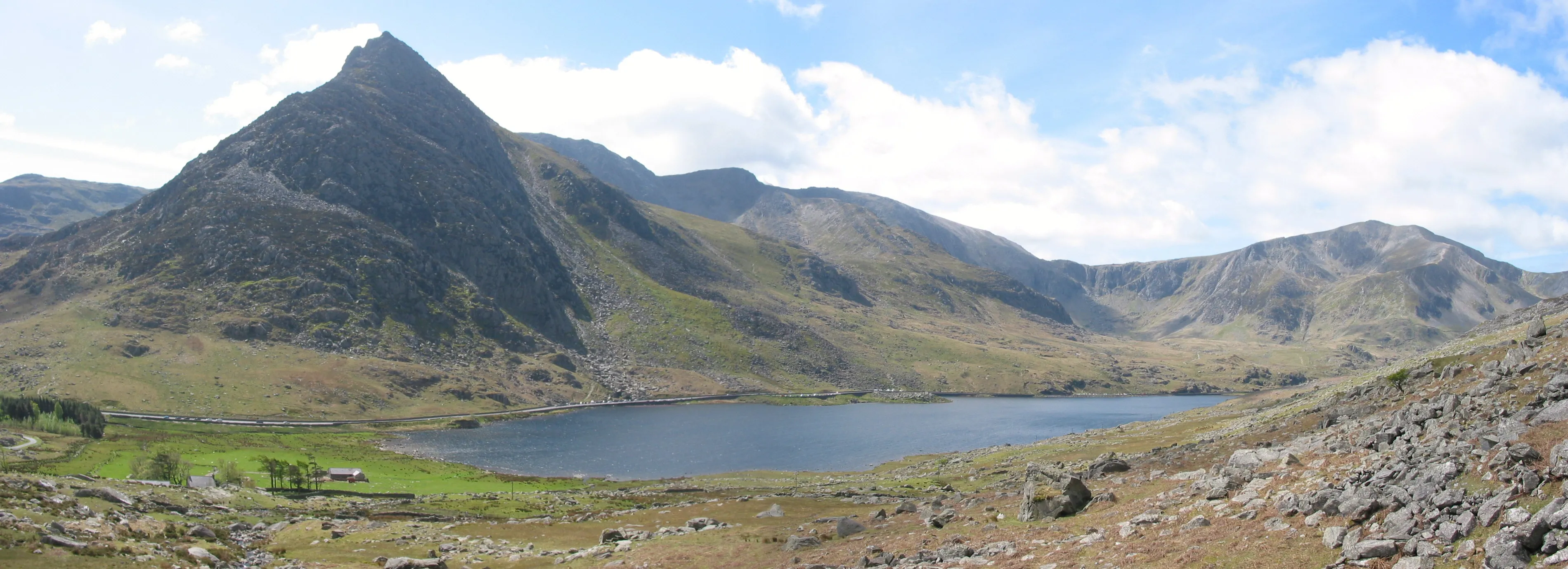 Llyn Ogwen and the mountains of Snowdonia, North Wales
