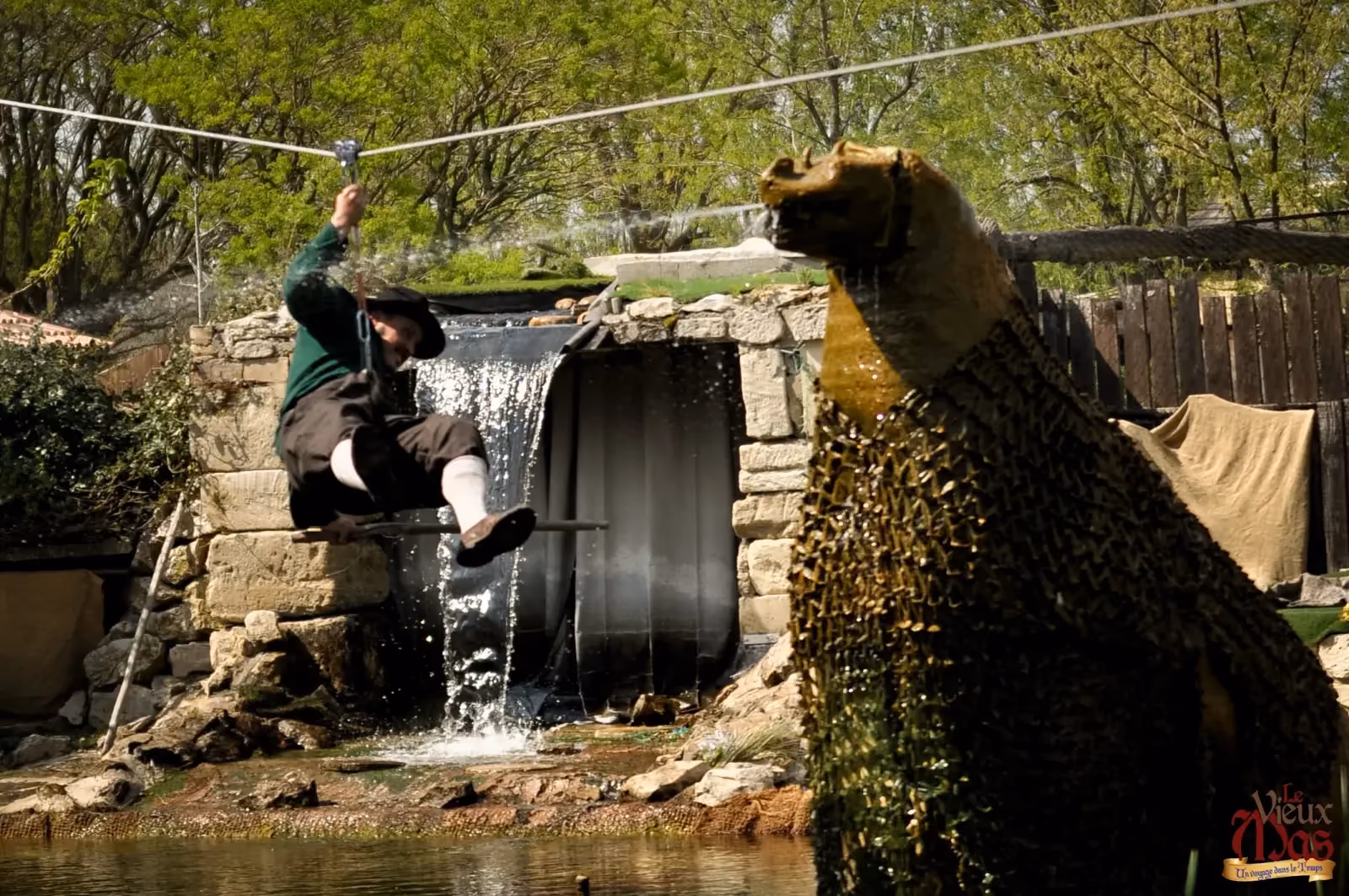 Spectacle « La légende du lac » au Vieux Mas — image vidéo