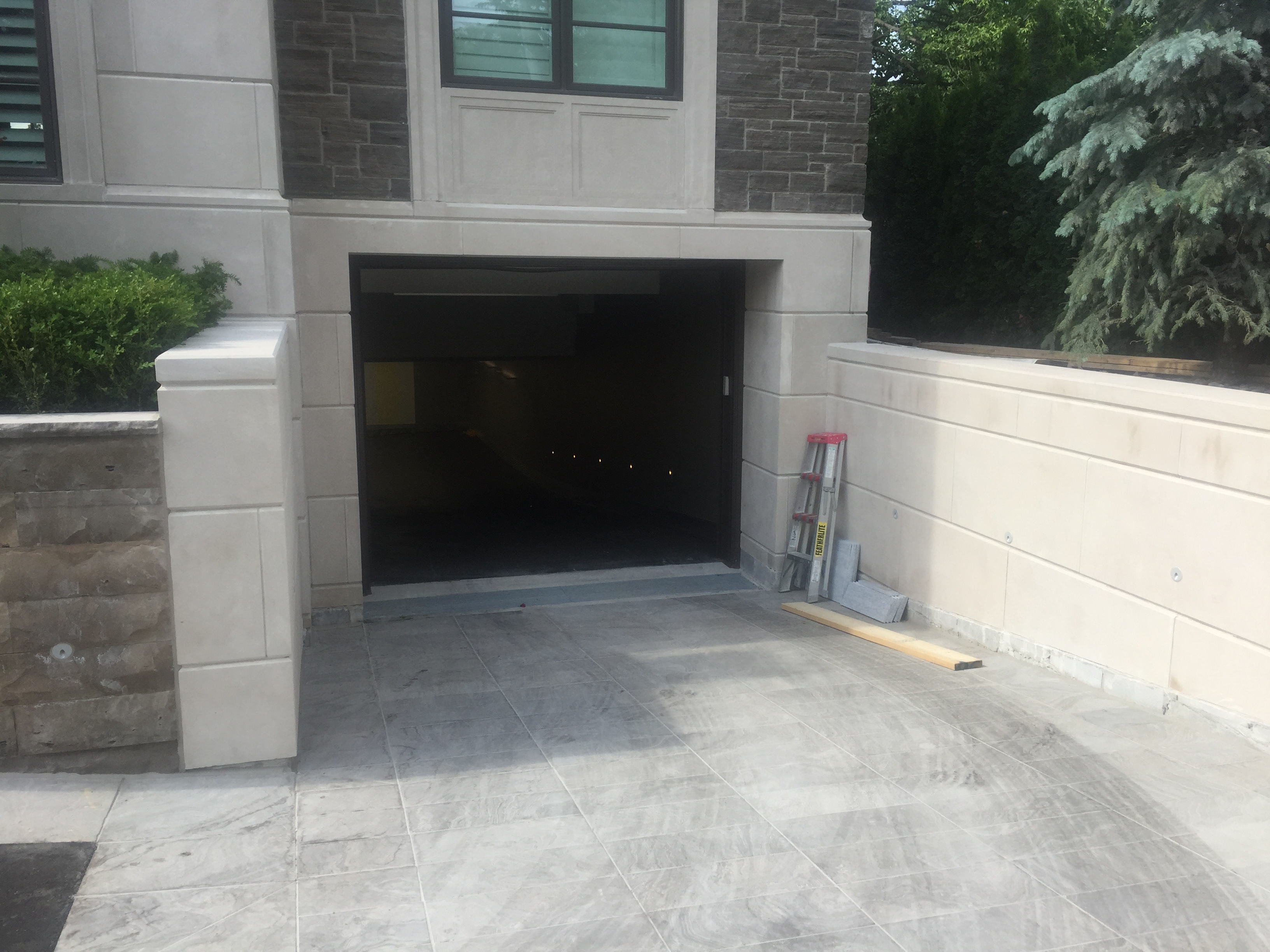 [background image] image of office interior (for an architect firm)