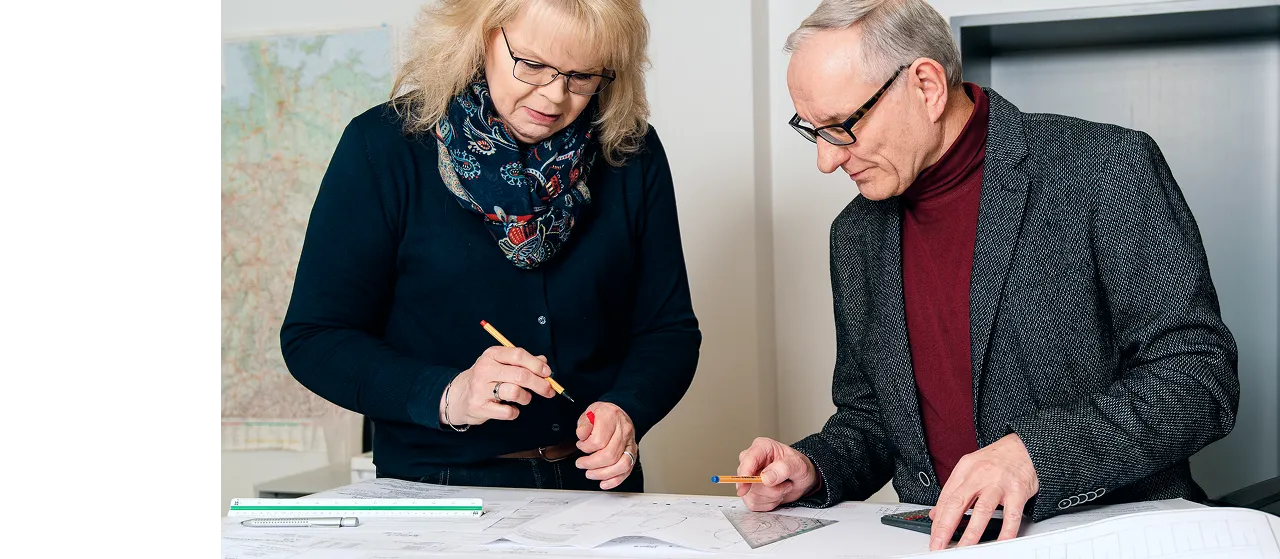 Beratungsgespräch im Ingenieurbüro SAV zur Tragwerksplanung und Bauüberwachung