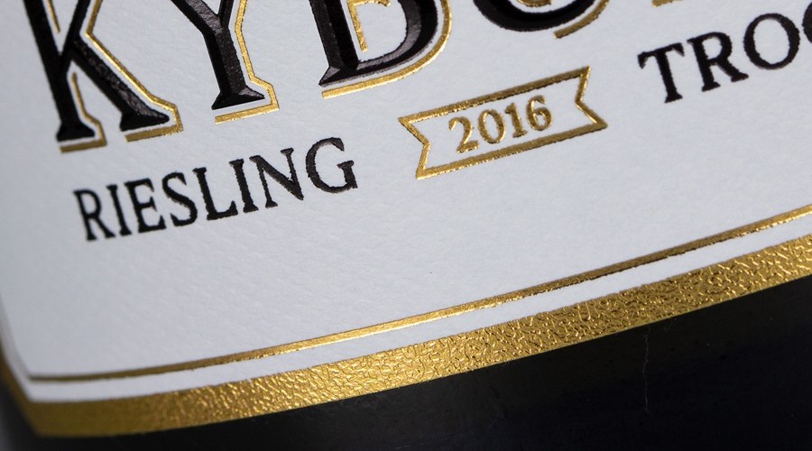 Texture embossing stamping detail on wine label - 01