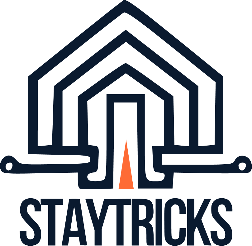 Logotipo de Staytricks. Editorial de Psicología ambiental y neuroarquitectura aplicada al espacio doméstico.