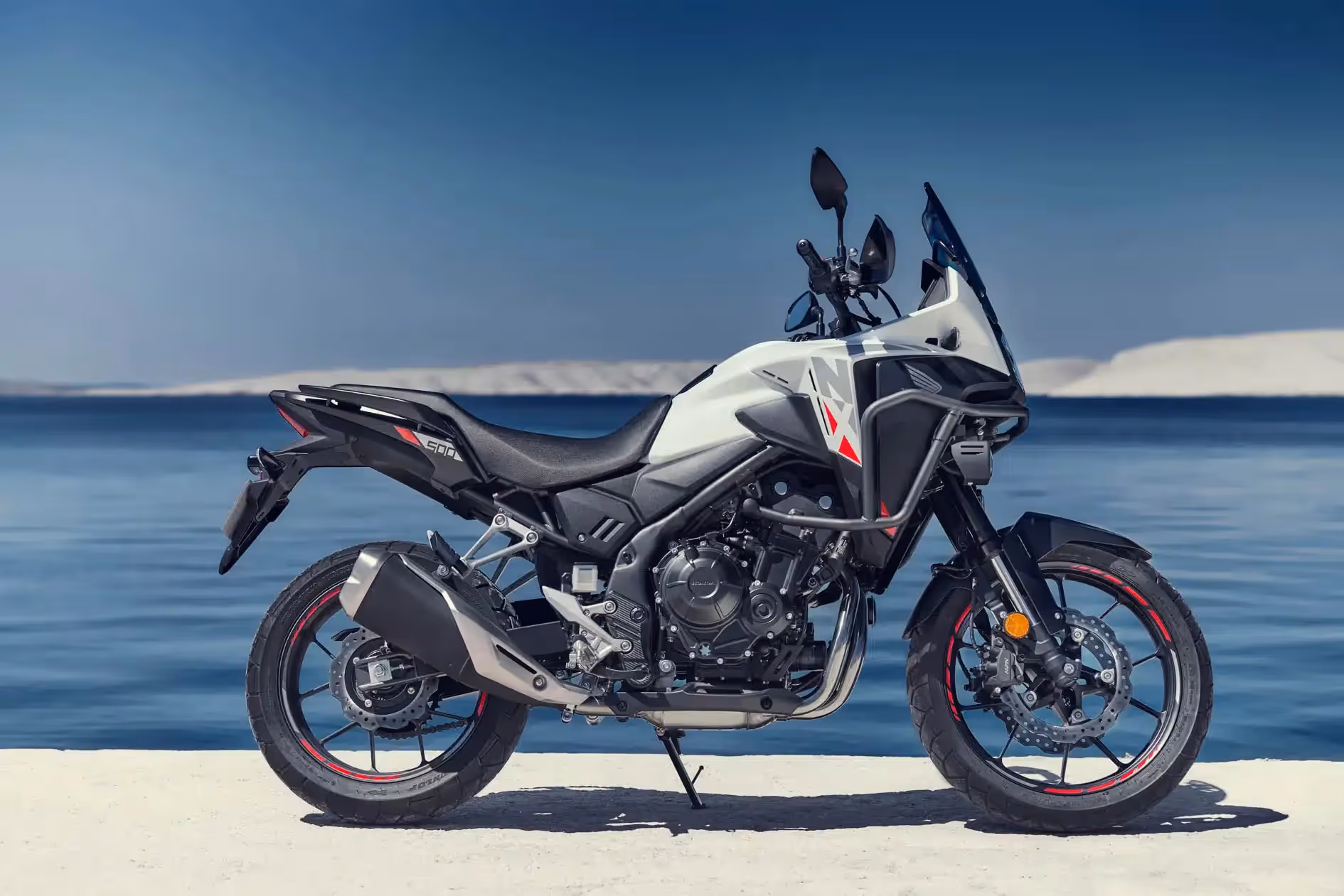 La Honda NX500 : le compromis idéal entre un daily et l’évasion