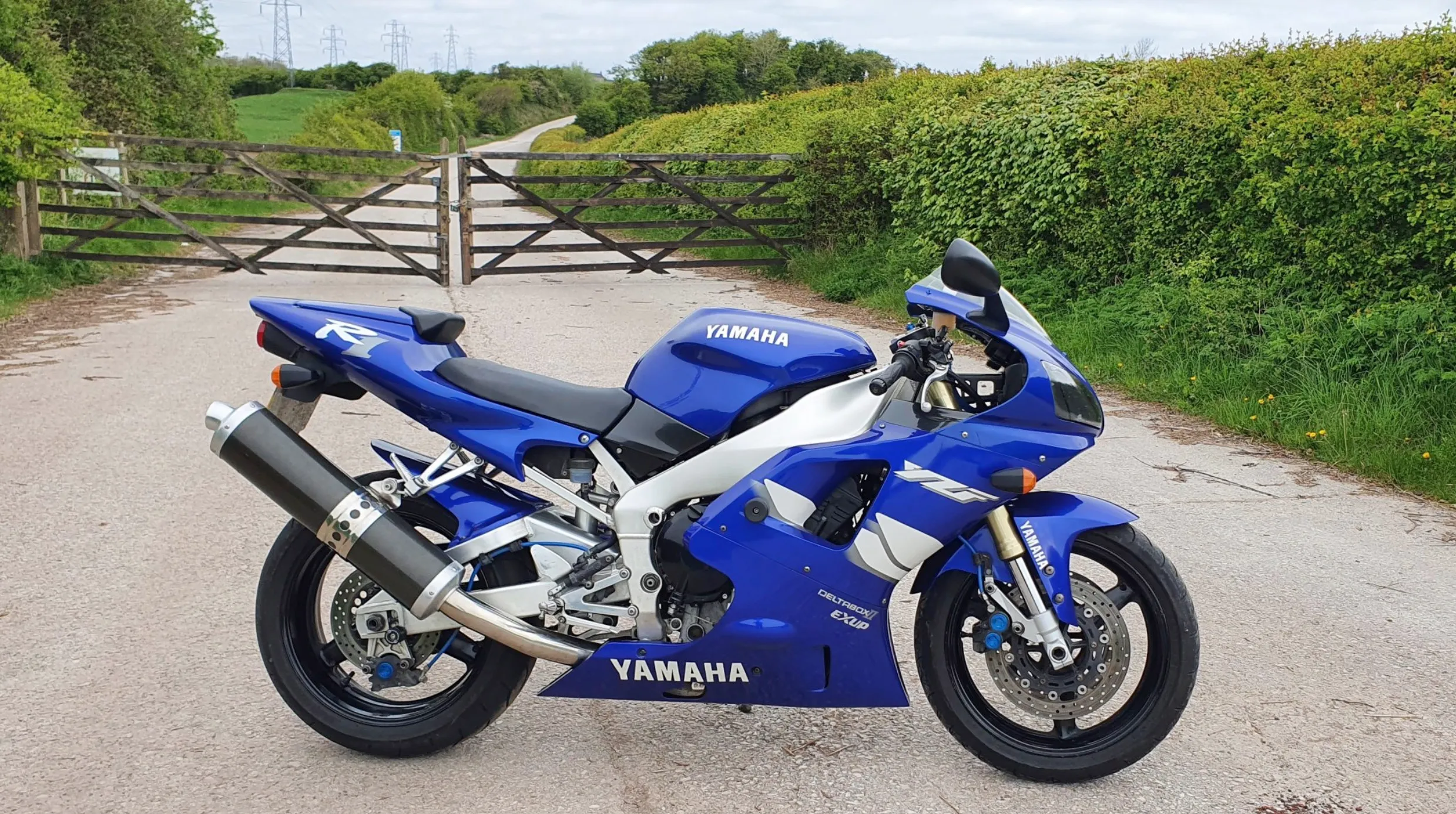 Motos de légende : la Yamaha YZF-R1 (1998), une sportive explosive