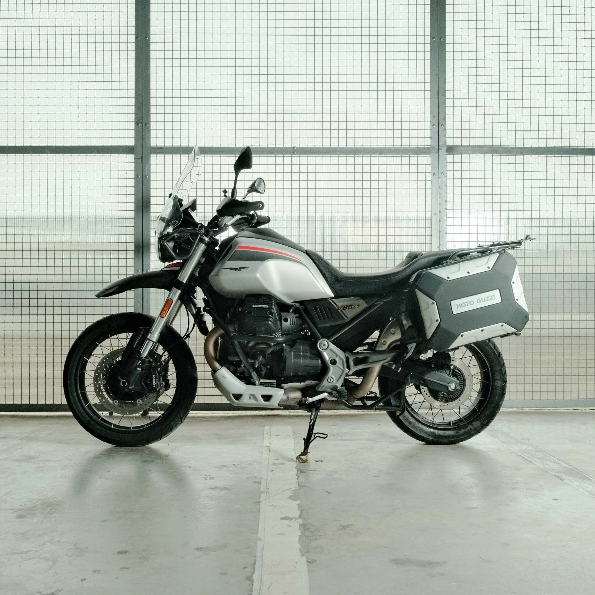 Moto Guzzi V85 Travel
