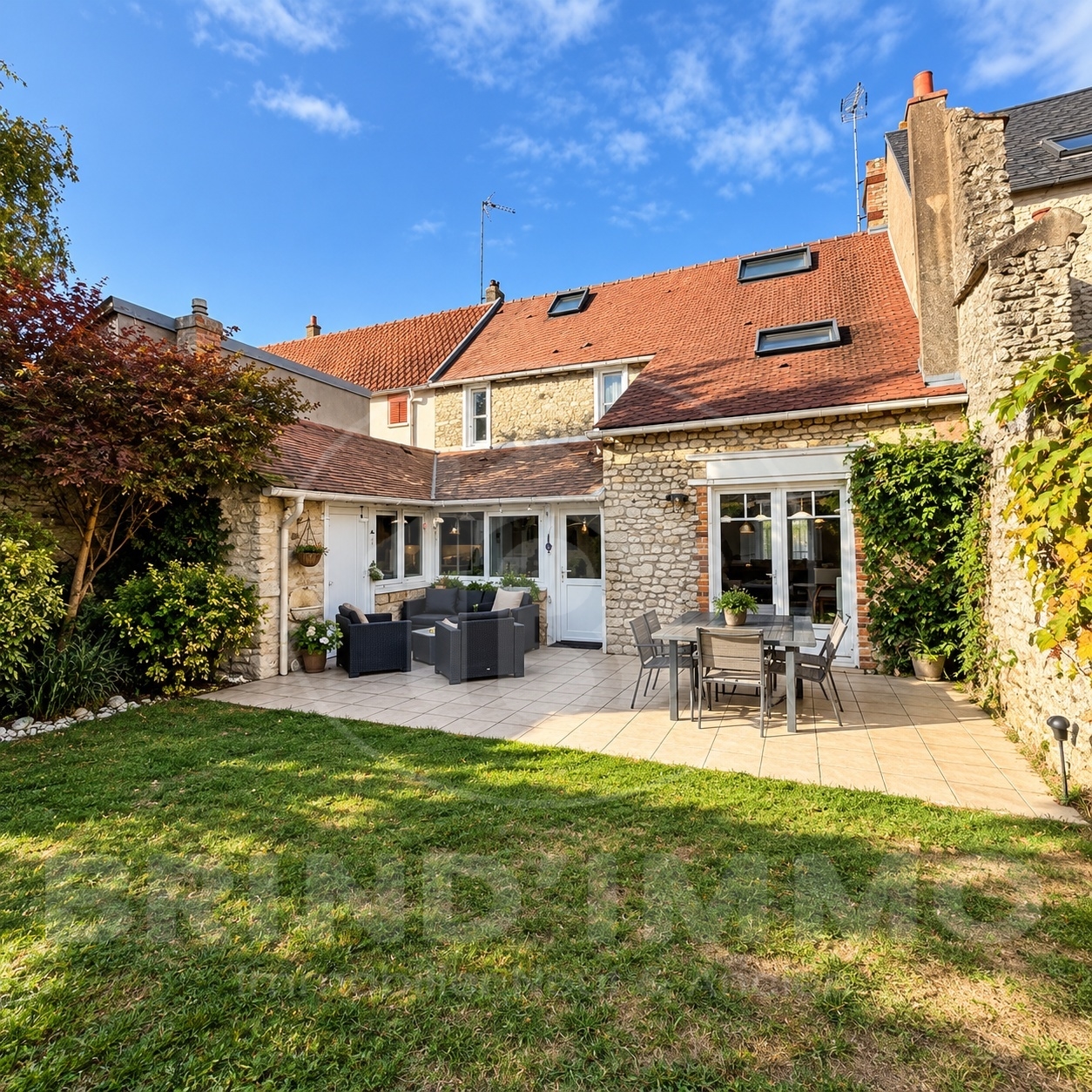 Maison 6 pièces 163 m² · à Angerville · 163 m² · 277 000 €