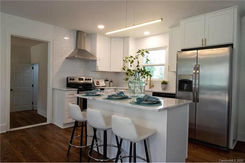 kitchen backsplash tile upgrade with clean installation