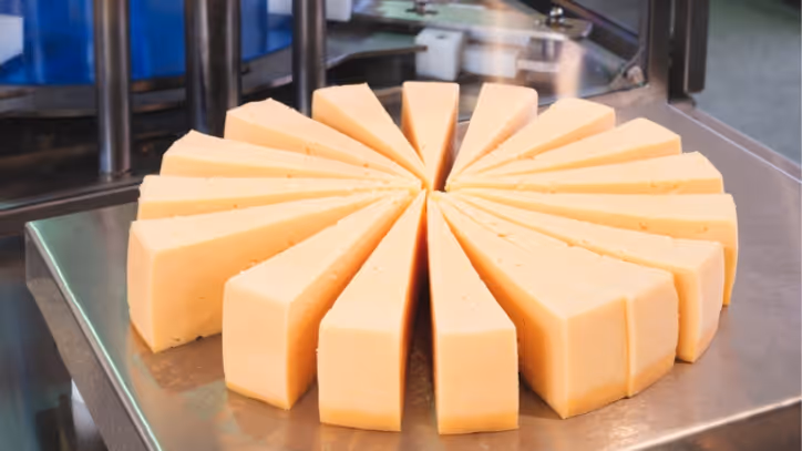 Wedged Italian cheese cuts for foodservice