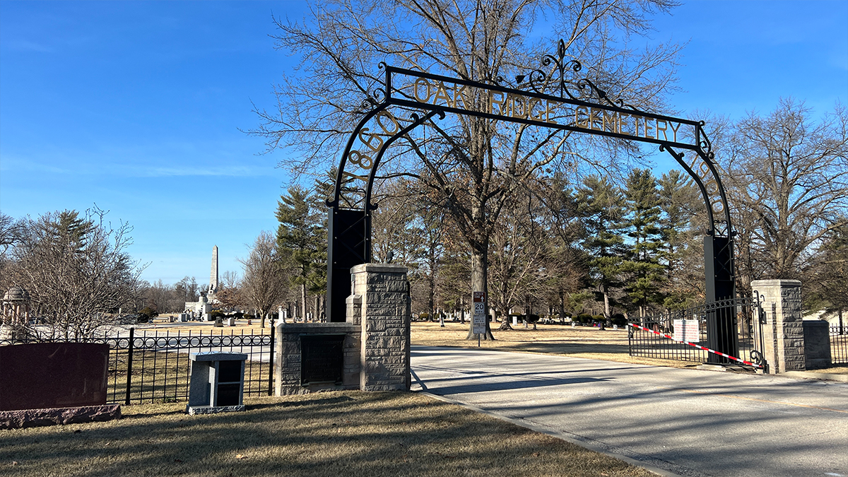 Gate entrance to Oak Ridge Cemetery, Springfield, IL