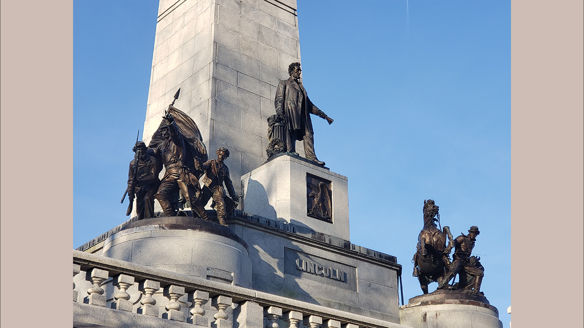 Lincoln Tomb, outside military statues, Springfield, IL